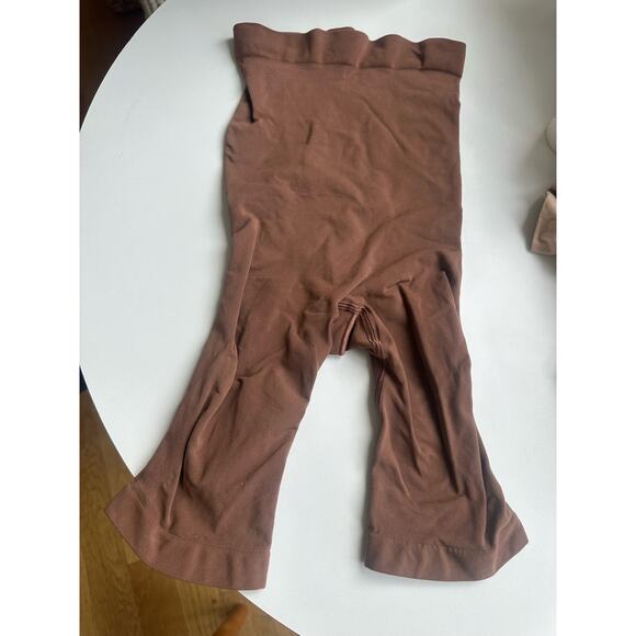NWOT Skims Seamless Sculpt High-Waisted Above the Knee Short in Jasper, Small - Picture 5 of 8
